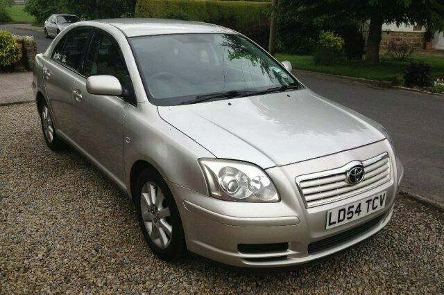 Used Toyota Avensis 127 HP (93 kW) 2004 Hatchback