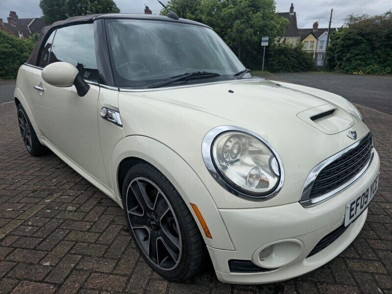 White Used 2009 Mini Cooper S Cabriolet Cabriolet | £3,495 (Good price) - Image 1/4