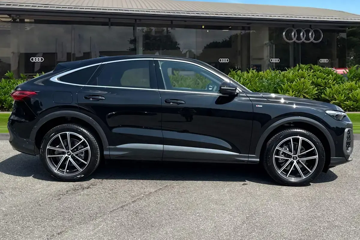 New Audi Q5 Sportback S-Line 2026 Black SUV