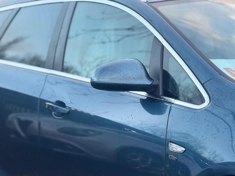 Used Vauxhall Astra Elite 2014 Blue Estate