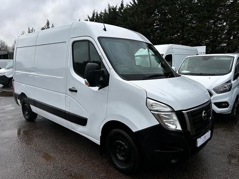 Used Nissan Interstar Acenta 135 HP (99 kW) 2023 White Van