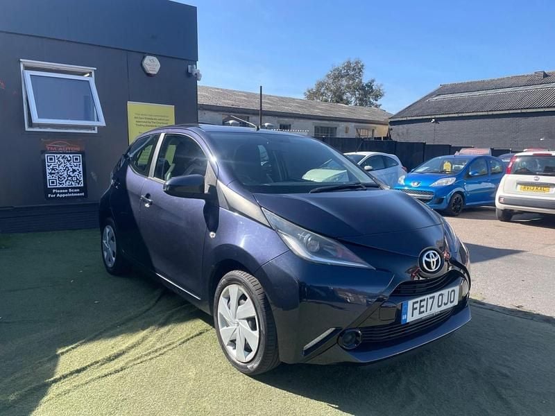 Used Toyota Aygo X-play 69 HP (50 kW) 2017 Blue Hatchback