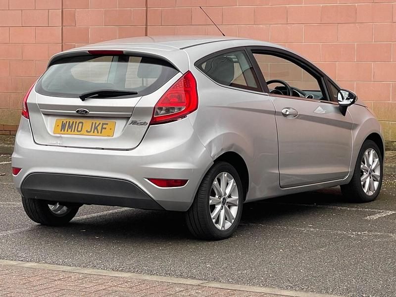 Used Ford Fiesta Zetec 2010 Silver Hatchback