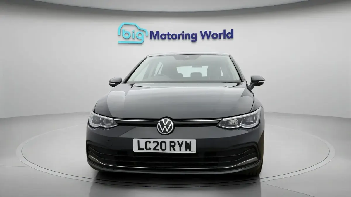 Used VW Golf VIII Style 128 HP (94 kW) 2020
