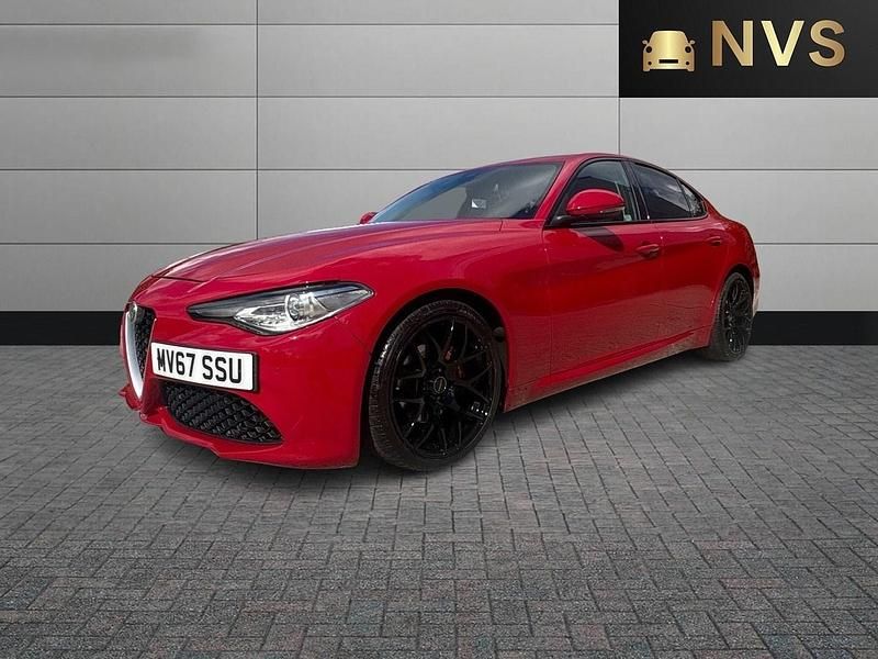 Used Alfa Romeo Giulia Edizione Speciale 180 HP (132 kW) 2017 Red Sedan