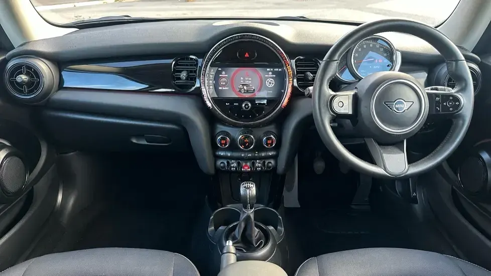Used Mini Cooper Classic 136 HP (100 kW) 2022 Red Hatchback