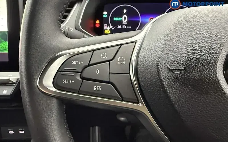 Used Renault Captur Techno 143 HP (105 kW) 2024 White SUV