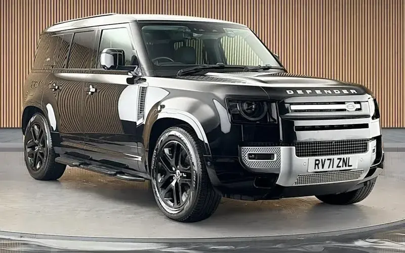 Used Land Rover Defender 249 HP (183 kW) 2023 SUV