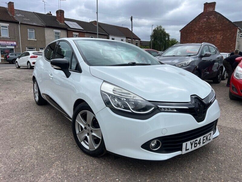 White Used 2014 Renault Clio IV Dynamique Hatchback | £3,595 (Fair price) - Image 1/4