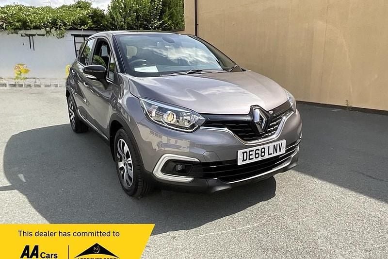 Grey Used 2018 Renault Captur Play SUV | £9,495 (Fair price) - Image 1/1