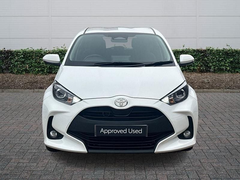 Used Toyota Yaris Hybrid 2024 White Hatchback
