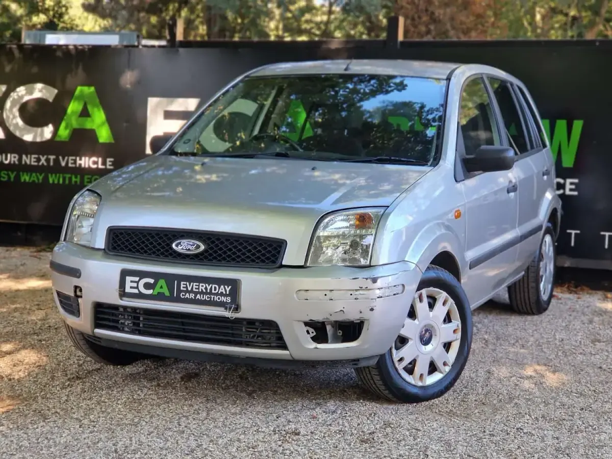 Used Ford Fusion 2005 Silver Hatchback