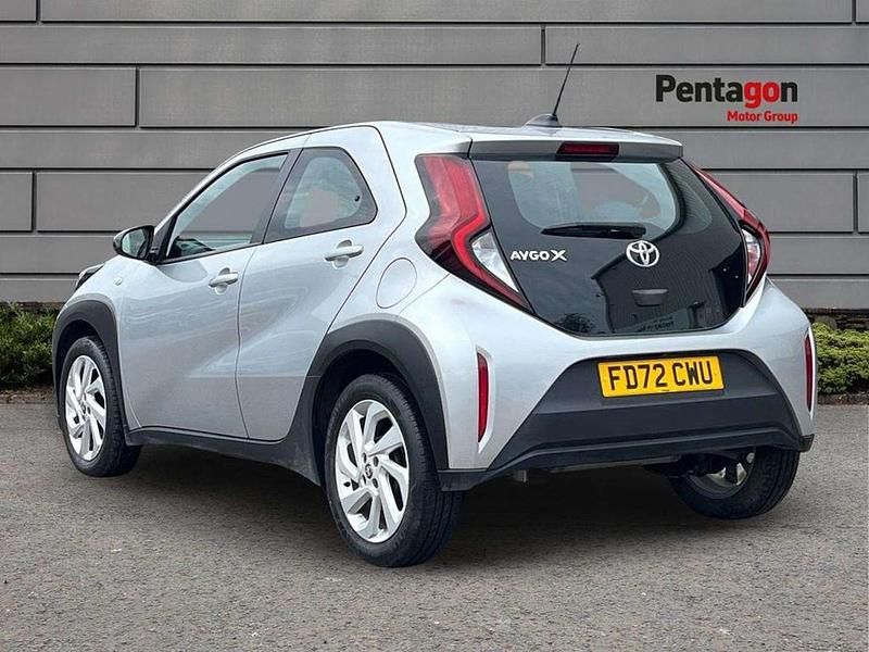 Used Toyota Aygo X PURE 72 HP (52 kW) 2023 Silver SUV