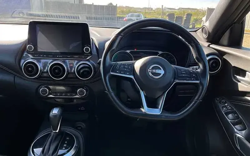 Used Nissan Juke N-Connecta 143 HP (105 kW) 2023 Grey SUV