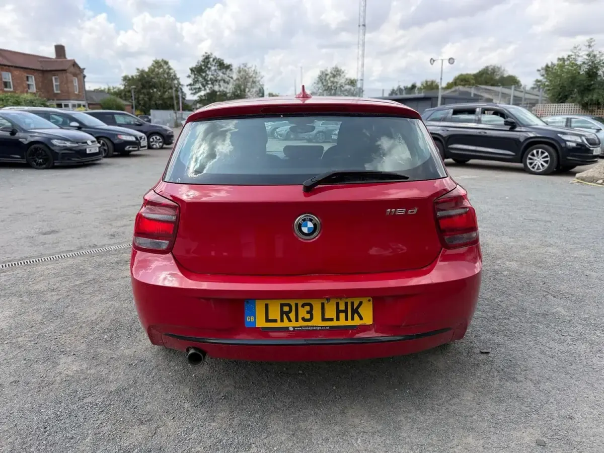 Used BMW 118 Sport Line 2013 Red Hatchback