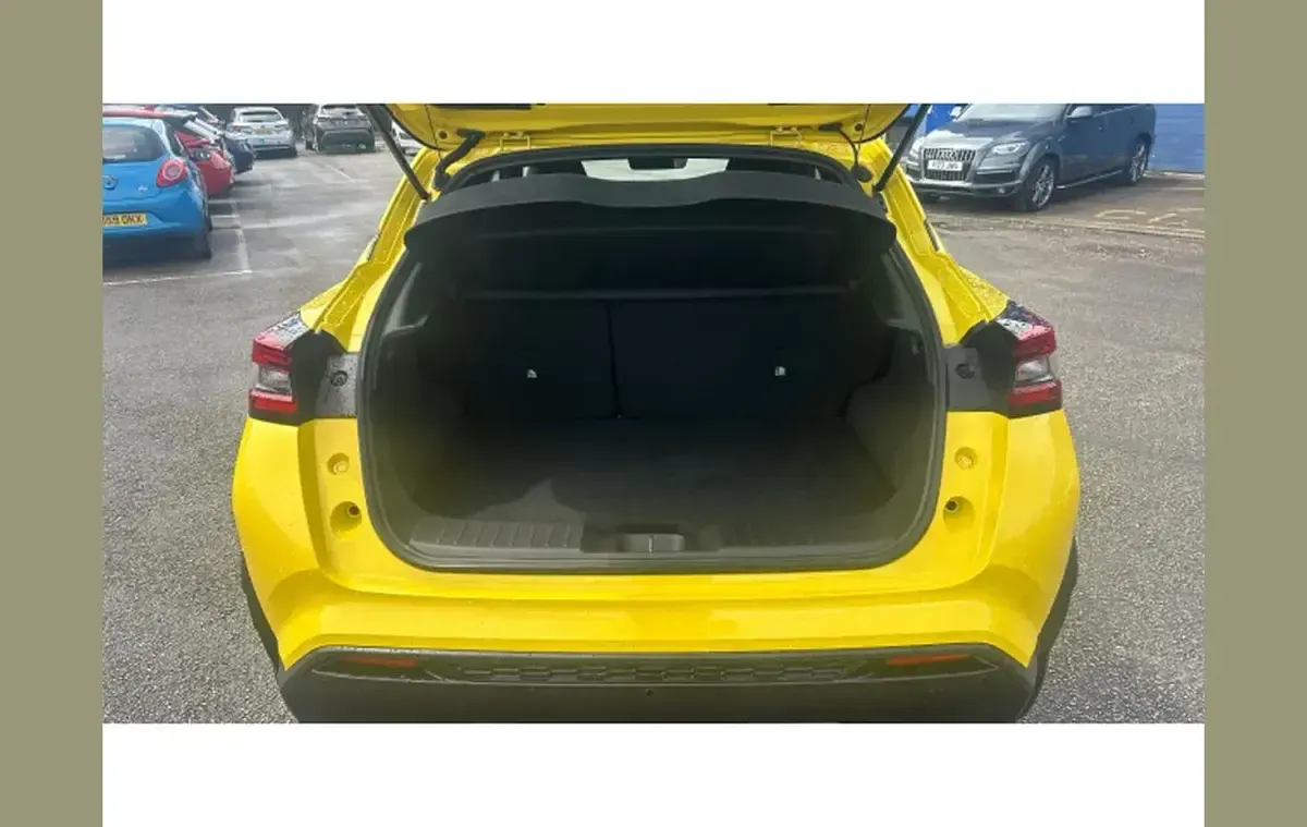 Used Nissan Juke N-Connecta 143 HP (105 kW) 2025 Yellow SUV