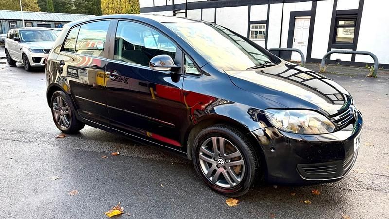 Black Used 2011 VW Golf VI SE Hatchback | £2,499 (Good price) - Image 1/4