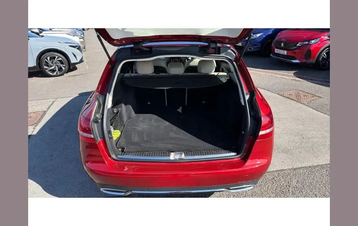 Usado Mercedes C200 Premium 184 CV (135 kW) 2016 Rojo Familiar
