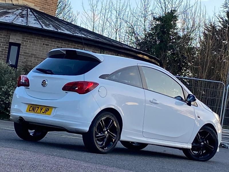 Used Vauxhall Corsa Edition 75 HP (55 kW) 2017 White Hatchback