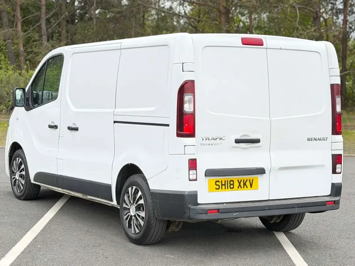 Usado Renault Trafic Business 2018 Blanco Monovolumen