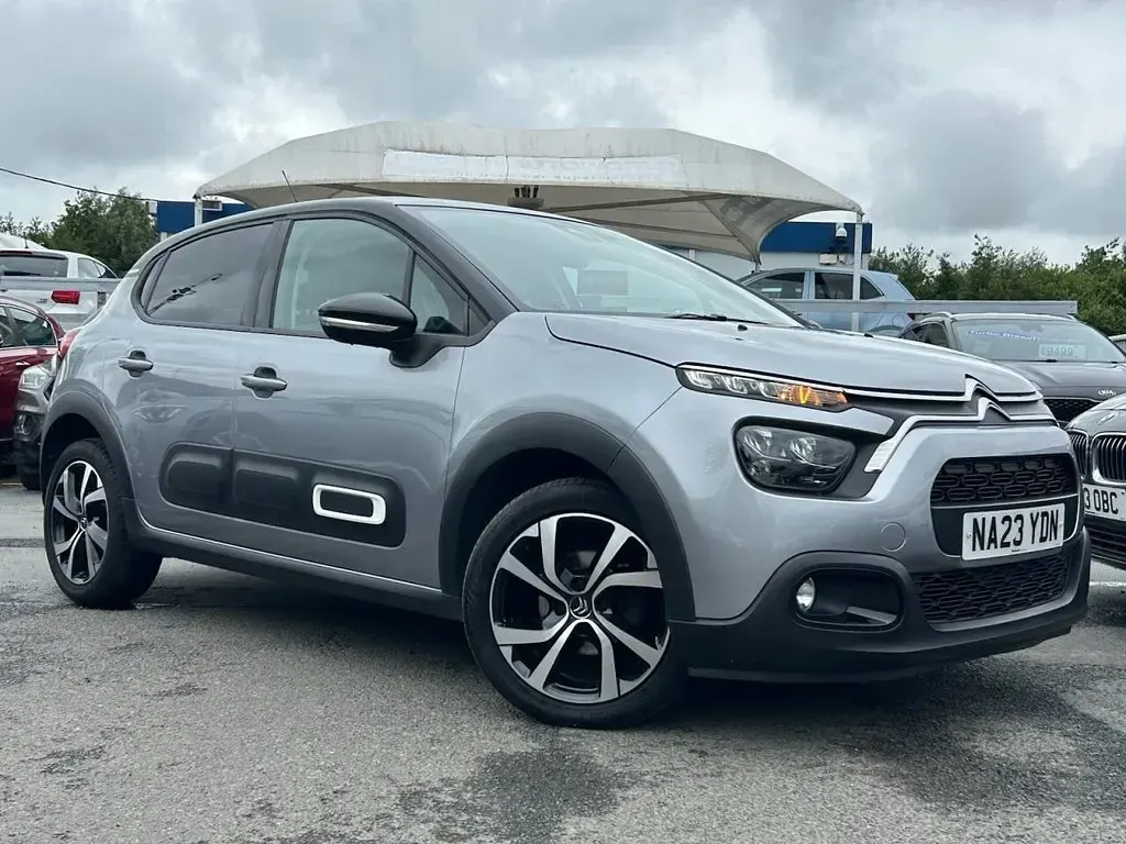 Used Citroën C3 Shine 102 HP (75 kW) 2023 Grey Hatchback