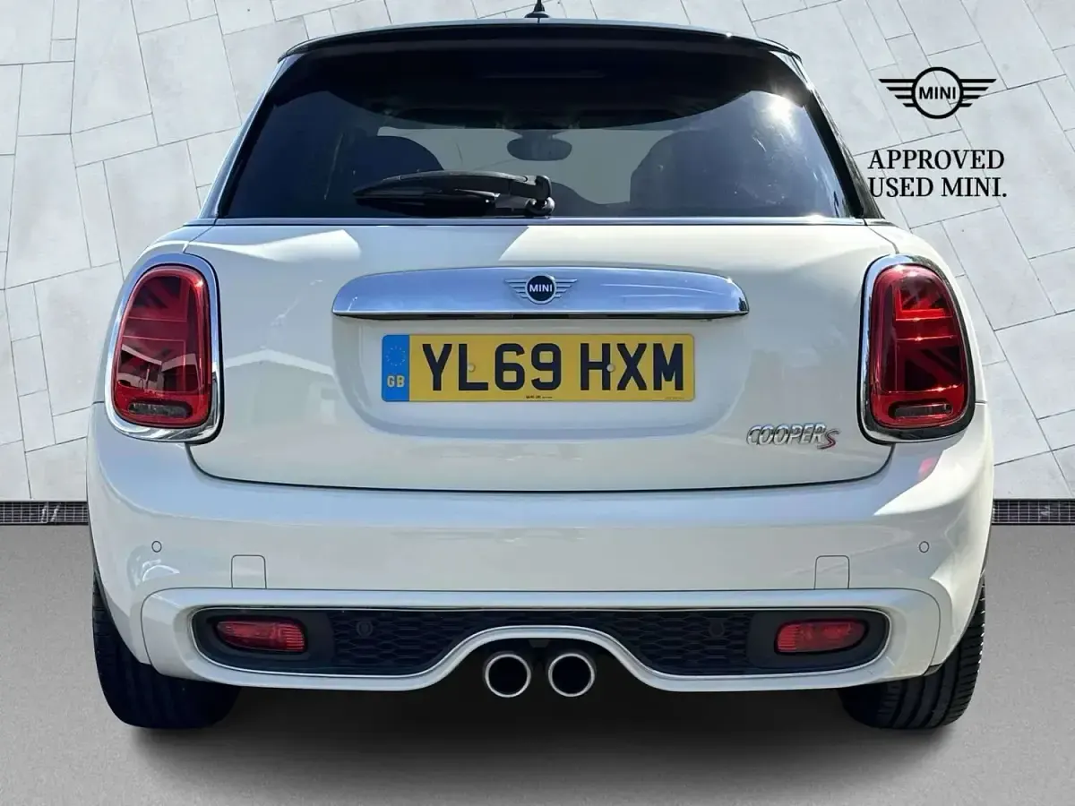 Used Mini Cooper S Exclusive 189 HP (139 kW) 2020 White Hatchback