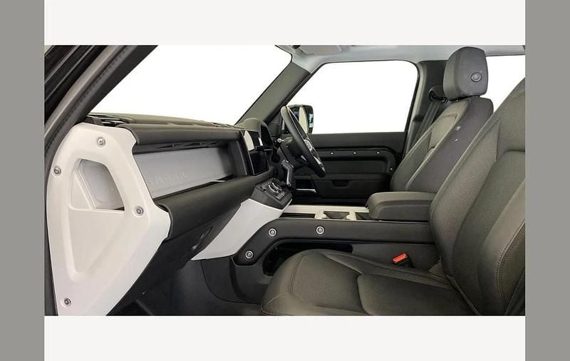 Used Land Rover Defender S 250 HP (183 kW) 2025 Black SUV