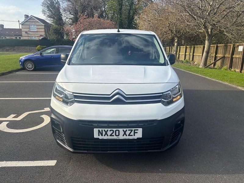 Used Citroën Berlingo 100 HP (73 kW) 2020 White MPV
