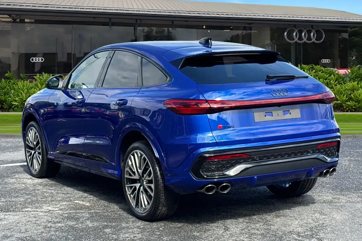 Novo Audi SQ5 Sportback Black Edition 2026 Azul SUV