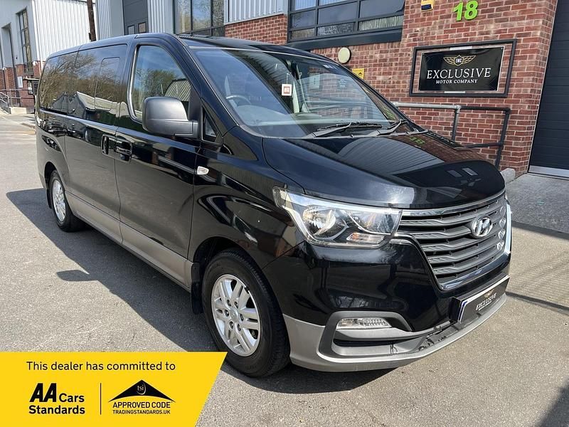 Black Used 2018 Hyundai I800 SE MPV | £15,495 (Fair price) - Image 1/3