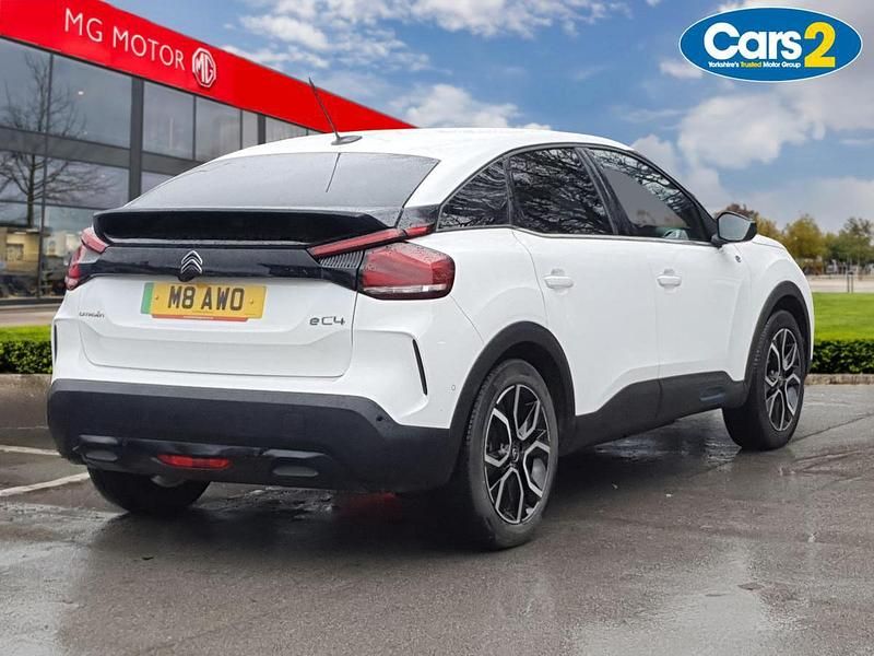 Used Citroën e-C4 Shine 100 kW (136 HP) 2021 White Hatchback