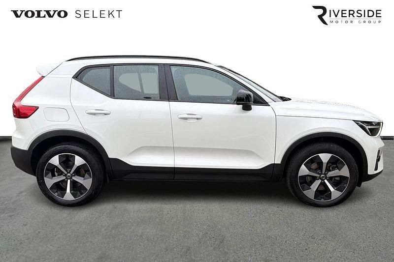 Begagnad Volvo XC40 Plus 2024 Vit SUV