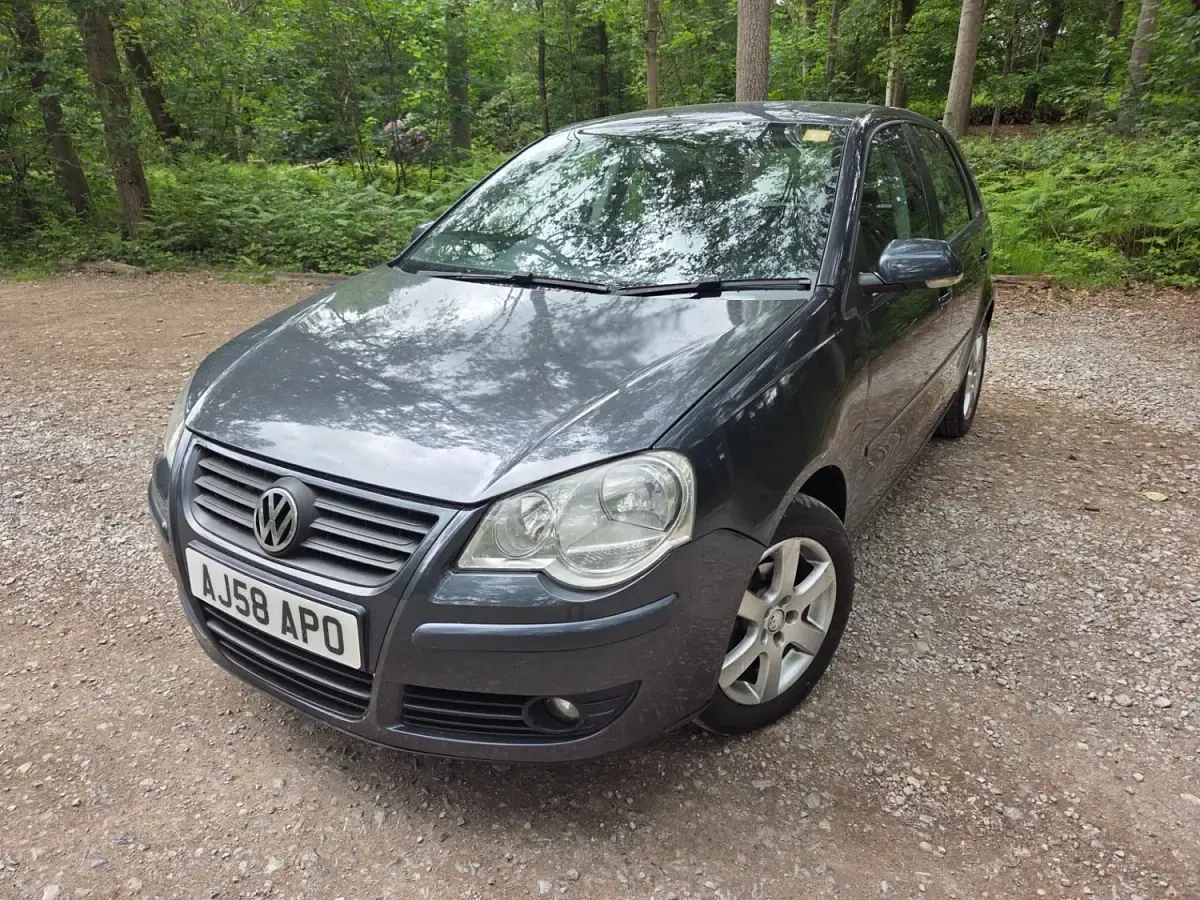 Begagnad VW Polo Match 80 HK (58 kW) 2008 Grå Halvkombi