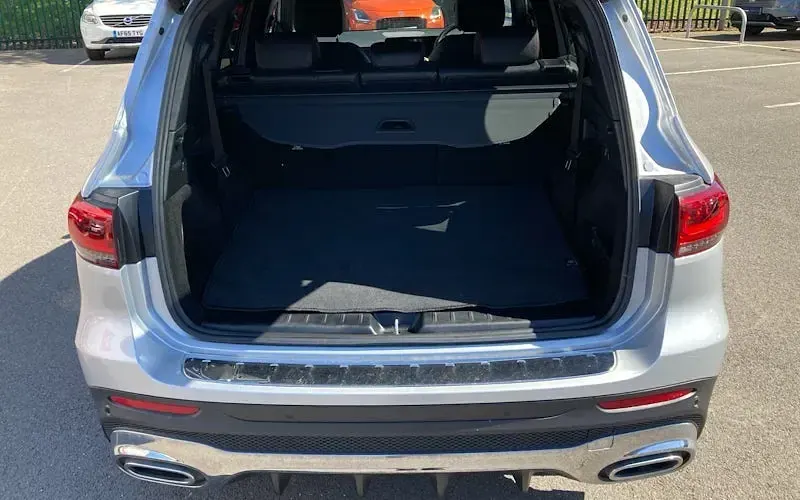 Second-hand Mercedes GLB200 AMG Line Premium 163 CP (119 kW) 2023 SUV