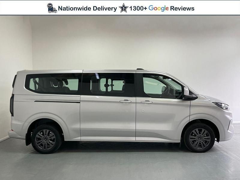 Used Ford Tourneo Titanium 136 HP (100 kW) 2024 Silver MPV