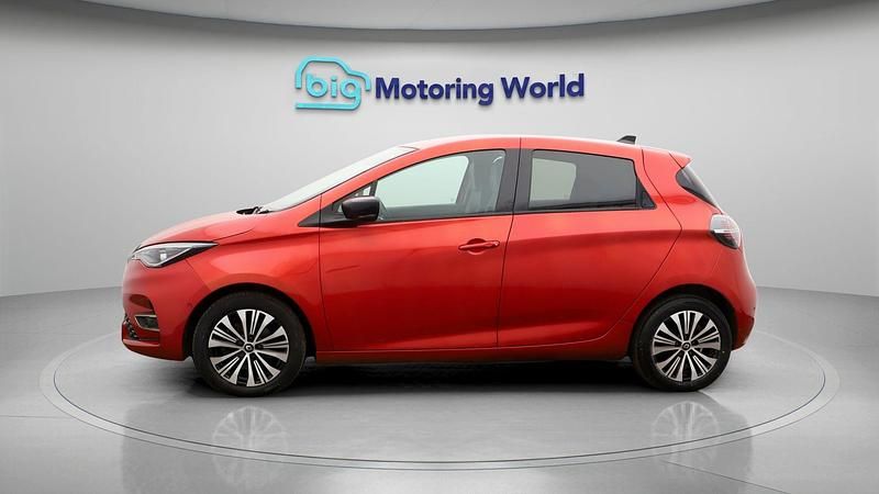 Used Renault Zoe Techno 100 kW (136 HP) 2022 Red Hatchback