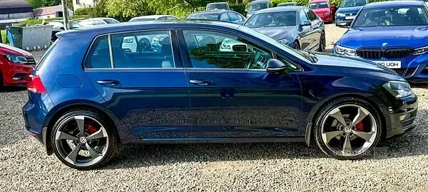 Used VW Golf VII Match 110 HP (80 kW) 2015 Blue Hatchback