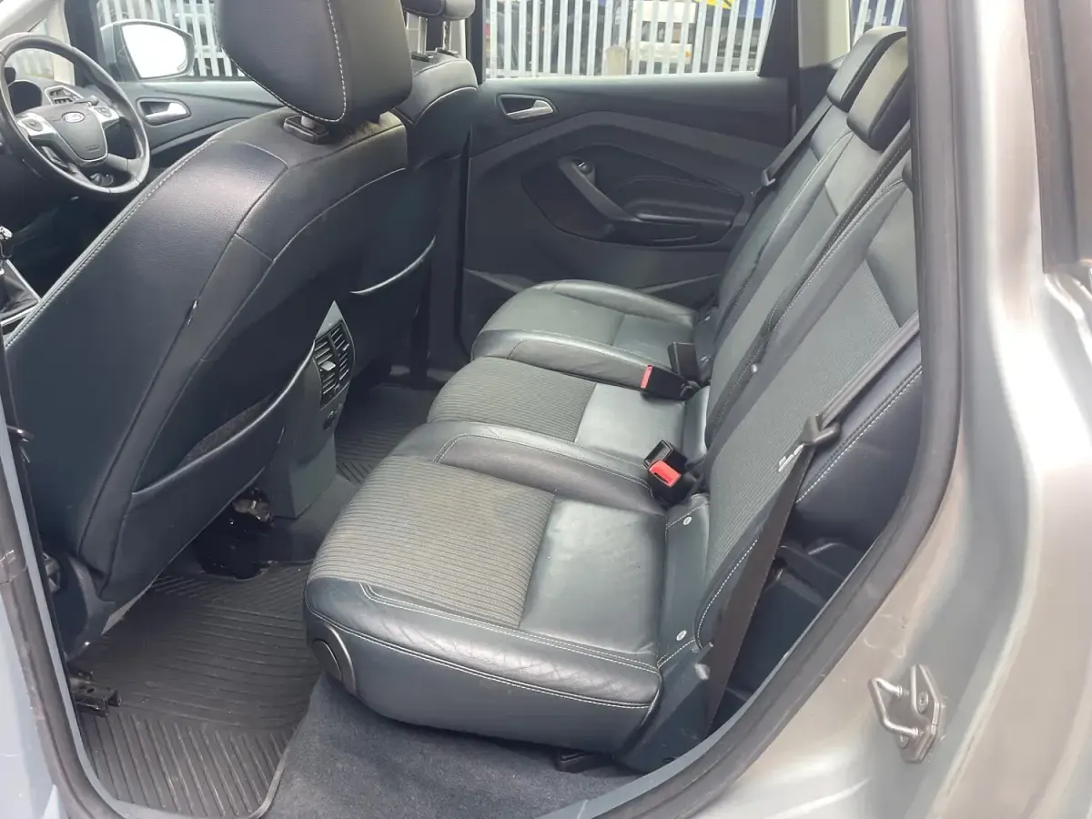 Käytetty Ford C-MAX Titanium X 2014 Hopea Tila-auto
