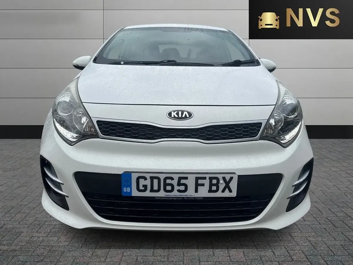 Used Kia Rio 90 HP (66 kW) 2015 White Hatchback