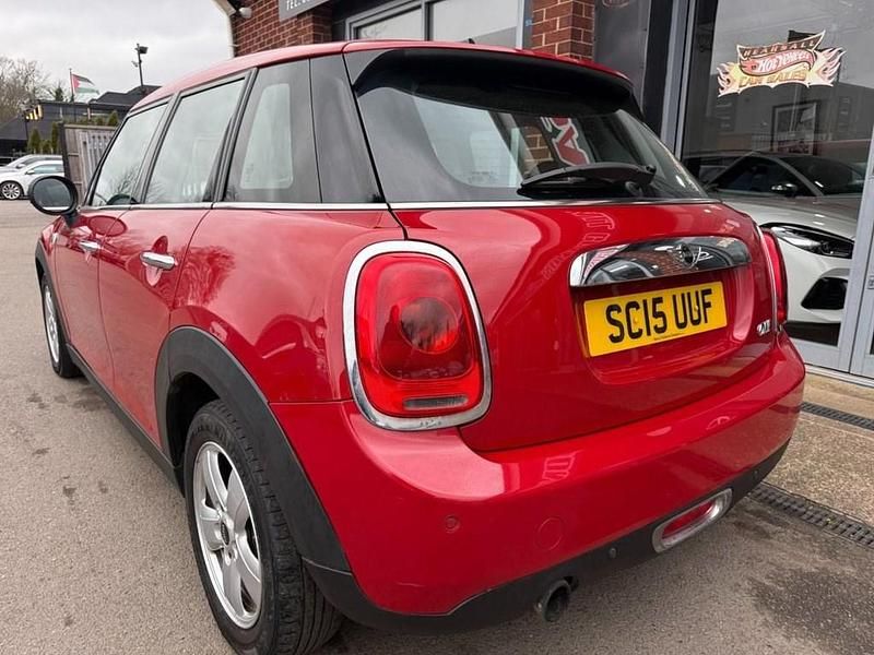 Used Mini ONE Hatch 102 HP (75 kW) 2015 Red Hatchback