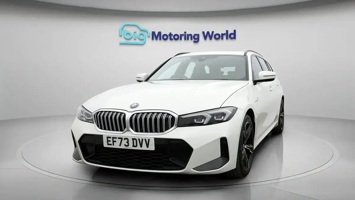 Used BMW 330e M Sport 292 HP (214 kW) 2023 White Estate