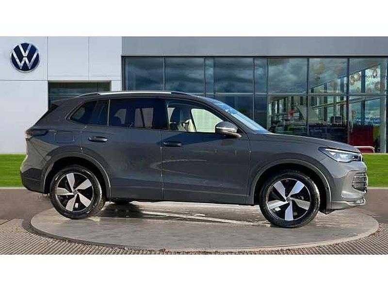 New VW Tiguan Match 150 HP (110 kW) 2025 Dolphin grey metallic SUV