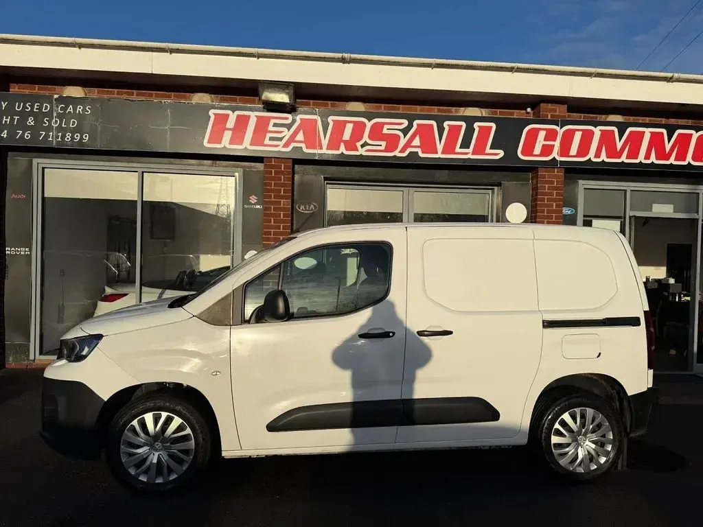 Used Peugeot Partner 102 HP (75 kW) 2021 White MPV