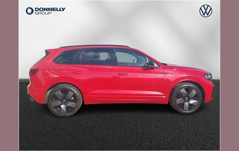 Used VW Touareg Black Edition 281 HP (206 kW) 2026 Red SUV