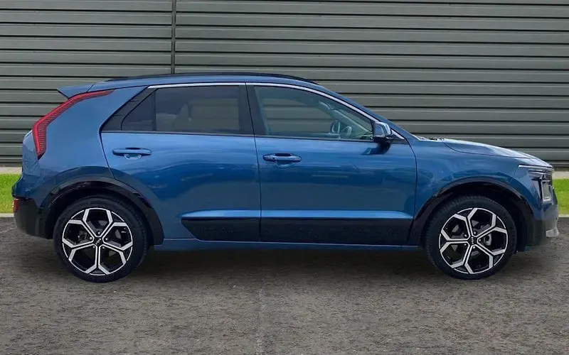 Used Kia Niro 141 HP (103 kW) 2023 Blue SUV