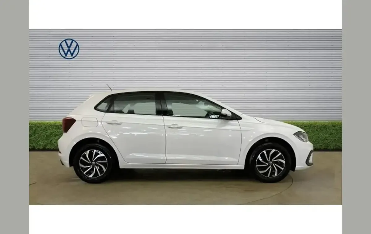 Used VW Polo Life 79 HP (58 kW) 2023 White Hatchback