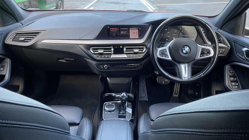 Used BMW 118 M Sport 138 HP (101 kW) 2020 Red Hatchback