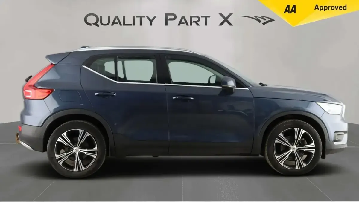 Used Volvo XC40 Inscription 197 HP (144 kW) 2021 Blue SUV