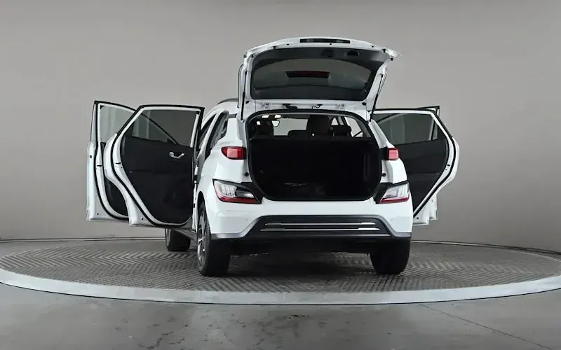 Used Hyundai Kona Premium 150 kW (204 HP) 2022 White SUV