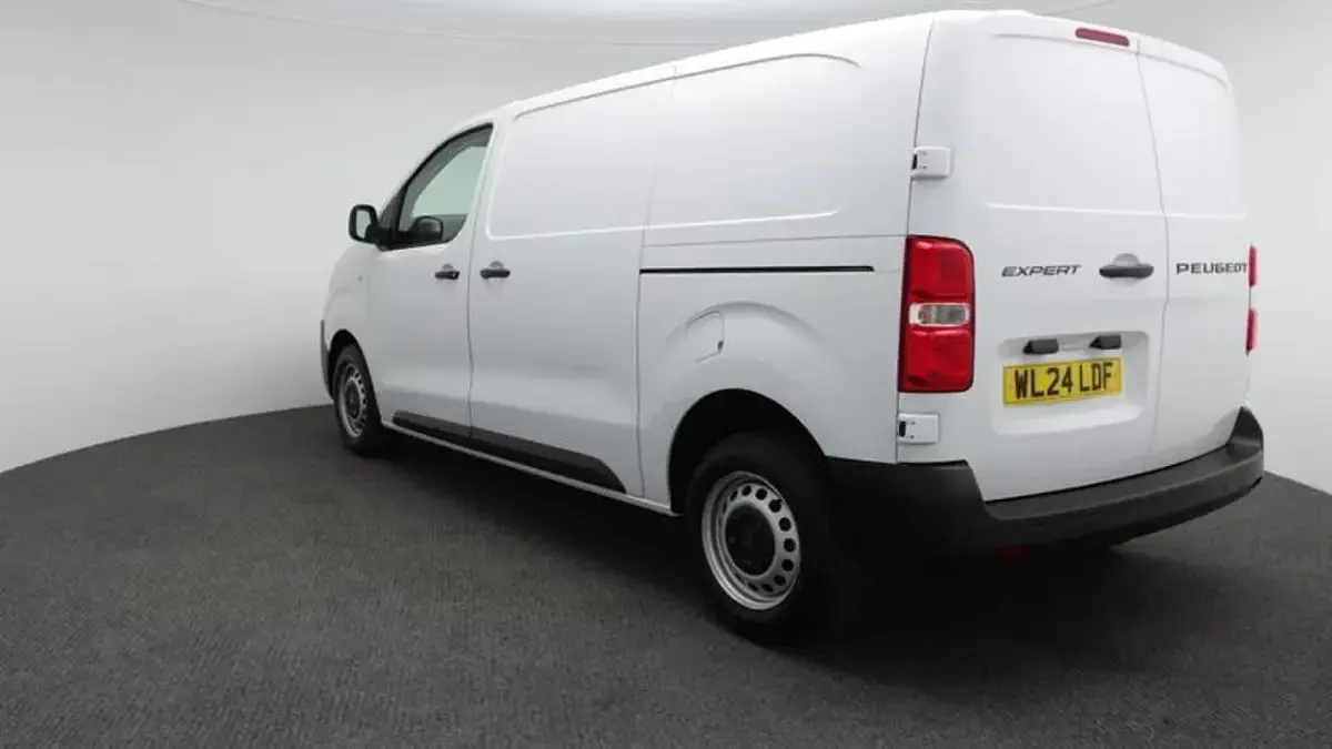 Used Peugeot Expert 118 HP (86 kW) 2024 White Van